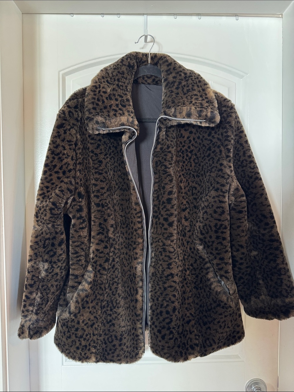 Faux Fur Leopard Print Zip-Front Coat - Brown